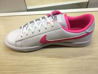 Nike Size 6.5 Youth Brand New $30 Price is firm...