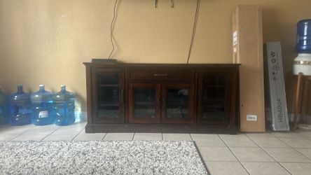 Tv stand with lots of storage