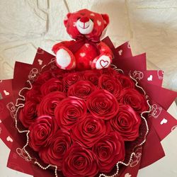 Rose bouquet with teddy bear