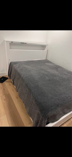 Twin bed with mattress