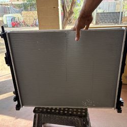 Mercedes Benz GLE 350 450 20-22 radiator