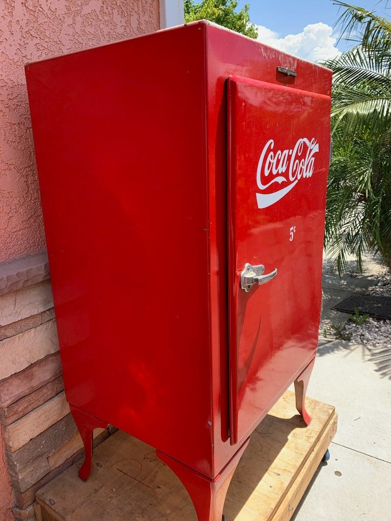 GE Refrigerator 1930s Vintage Restored.