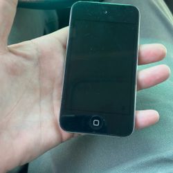 8g iPod With charger
