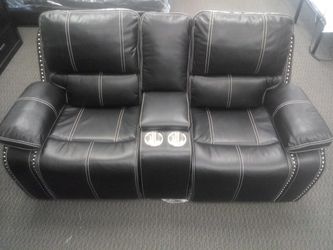 DOUBLE ROCKER RECLINING LOVESEAT W/CUP HOLDERS