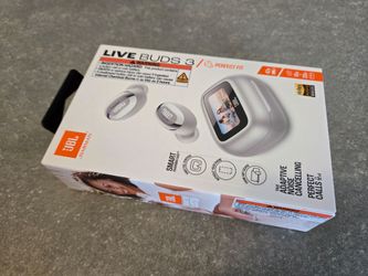 JBL Live Buds 3 wireless earbuds