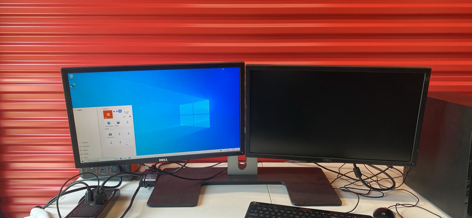 Dell Dual Monitor Stand And Monitors