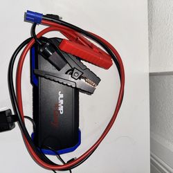 Jump-N-Carry JNC325 450 Start Assist Amp 12V Jump Starter / Power Supply