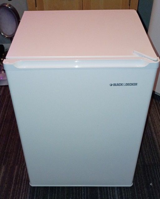 Apartment Size Mini "Refrigerator"(3.5 Cubic)