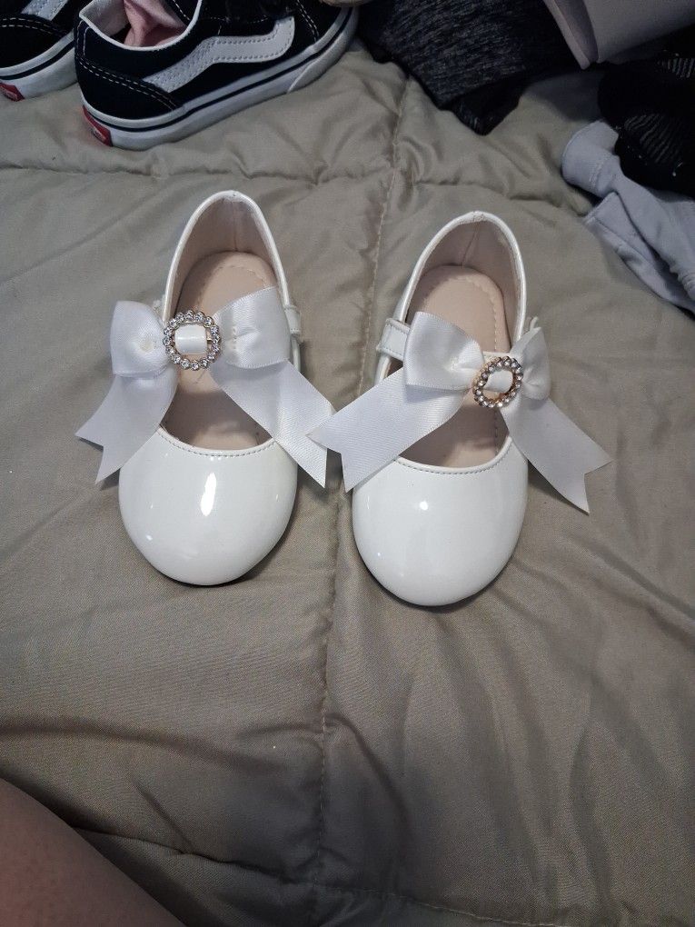 Beautiful White Dress Shoes Size Toddler 6