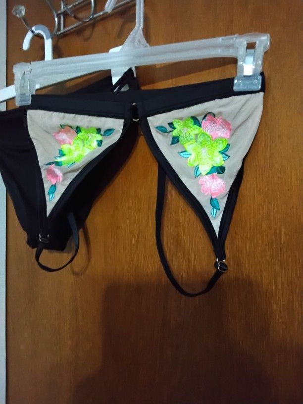 Ladies Small "Pink" Swim Sui5
