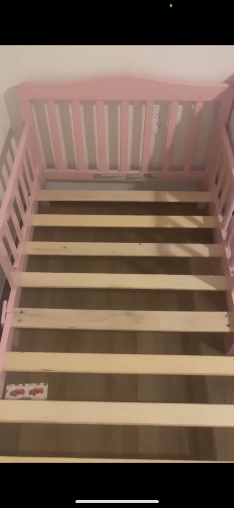 Toddler Bed And Organizer 
