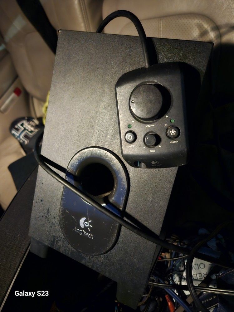 Logitech X-540 5.1 Surround Sound Speaker System Subwoofer