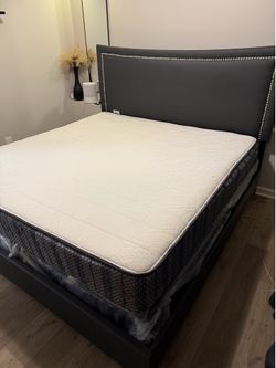 Selling King Size Bed