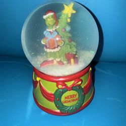 Grinch Snowglobe 