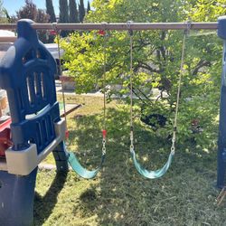 Swing set 