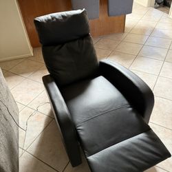 Massaging Reclining Chair