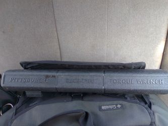 Pittsburgh click-type Torque Wrench