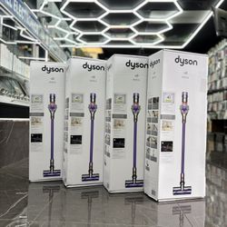 Dyson V8 Extra Cordless Vacuum (Take It Home In Payment/ llévatelo a casa en pagos) 