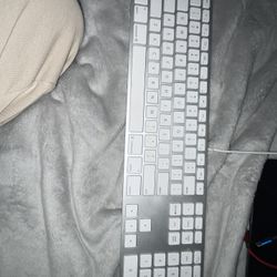 Apple Wired Keyboard