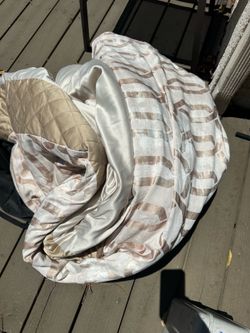 Queen size comforter