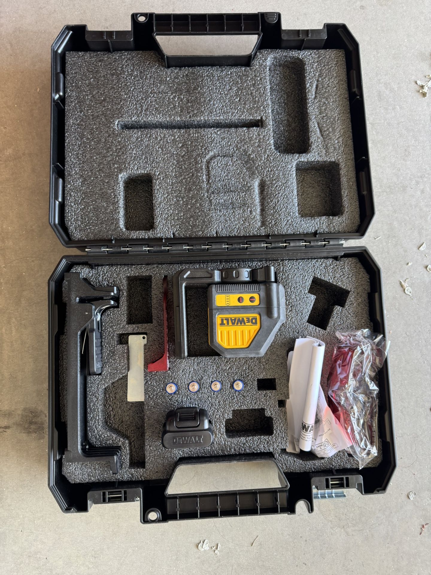 DeWALT 12V MAX Laser Level, Cross Line Laser, Red (DW088LR)