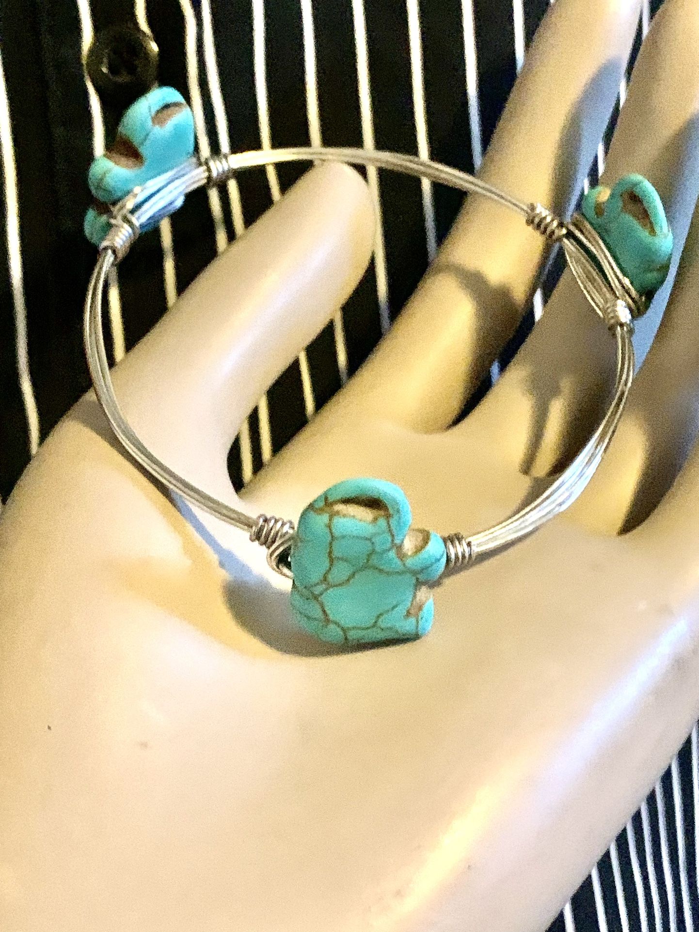 Rare Vintage Genuine Turquoise Gemstone Elephant Solid 925 Sterling Silver Wire Bracelet Approx 8.5”