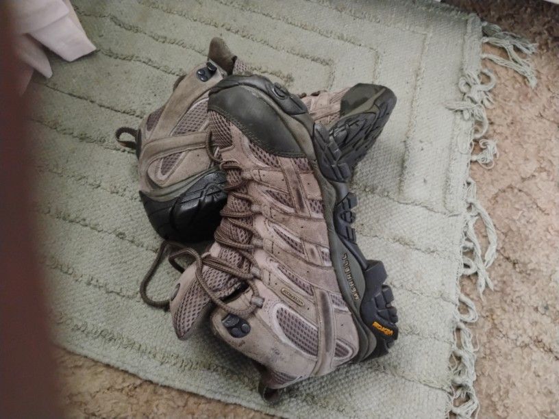 Merrell Trekking Boots(Sz8)