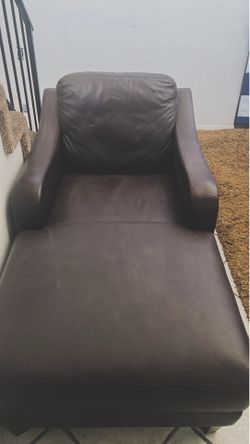 Nice leather chaise lounge couch