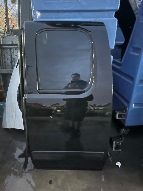 07-13 Silverado Extended Cab Left Driver Door Chevy Chevrolet Black