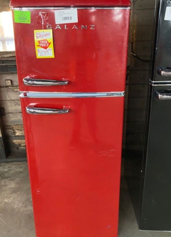 GALANZ refrigerator GLR76TRDER 7.6 ft.³ Y2 for Sale in Phoenix, AZ