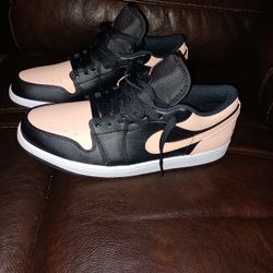 New Jordan 1 Low 10 1/2 Men