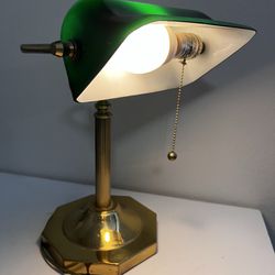 Vintage Green Banker’s Lamp Working