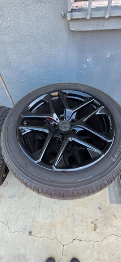 OEM Mercedez Gwagon AMG 21 inch rims and tires