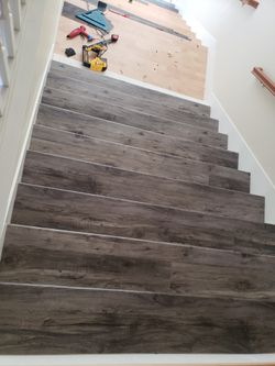 Laminate vinyl and molding