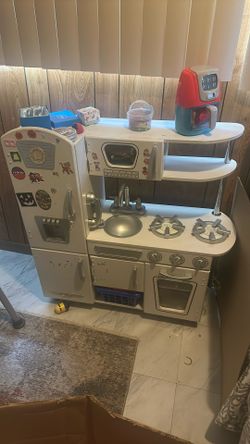 Kids Kitchen For Sale $20