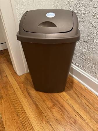 Sterilite Swing Top Tall Waste/Trash Can (13.2 gal)