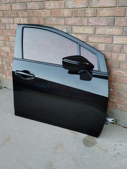 2020-2025 Nissan Versa Front Right Door