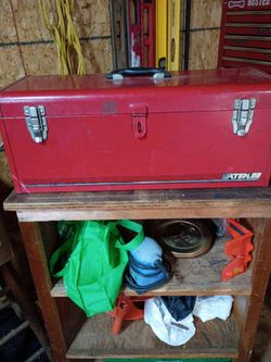 Waterloo tool box with tray.