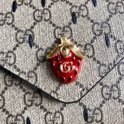 Gucci Wallet On chains 