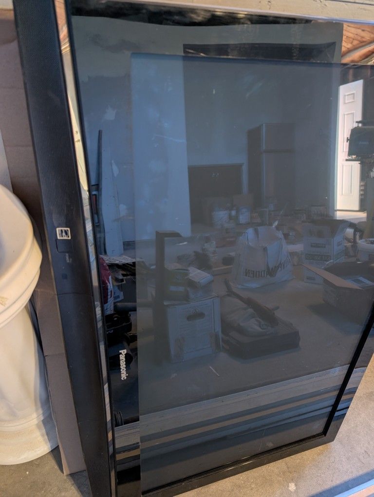 I Have Two TV And 35 Samsung And Panasonic I Have The Control In Good Condition Guarantee Work