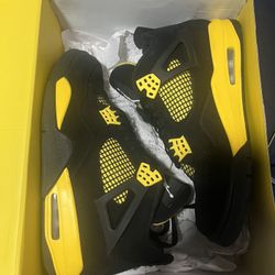 Air Jordan 4 Retro Black/Yellow