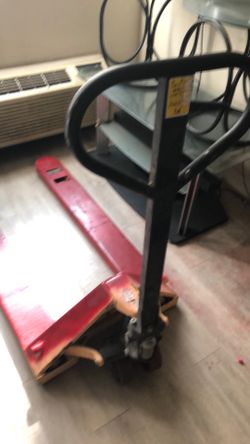 Pallet jack