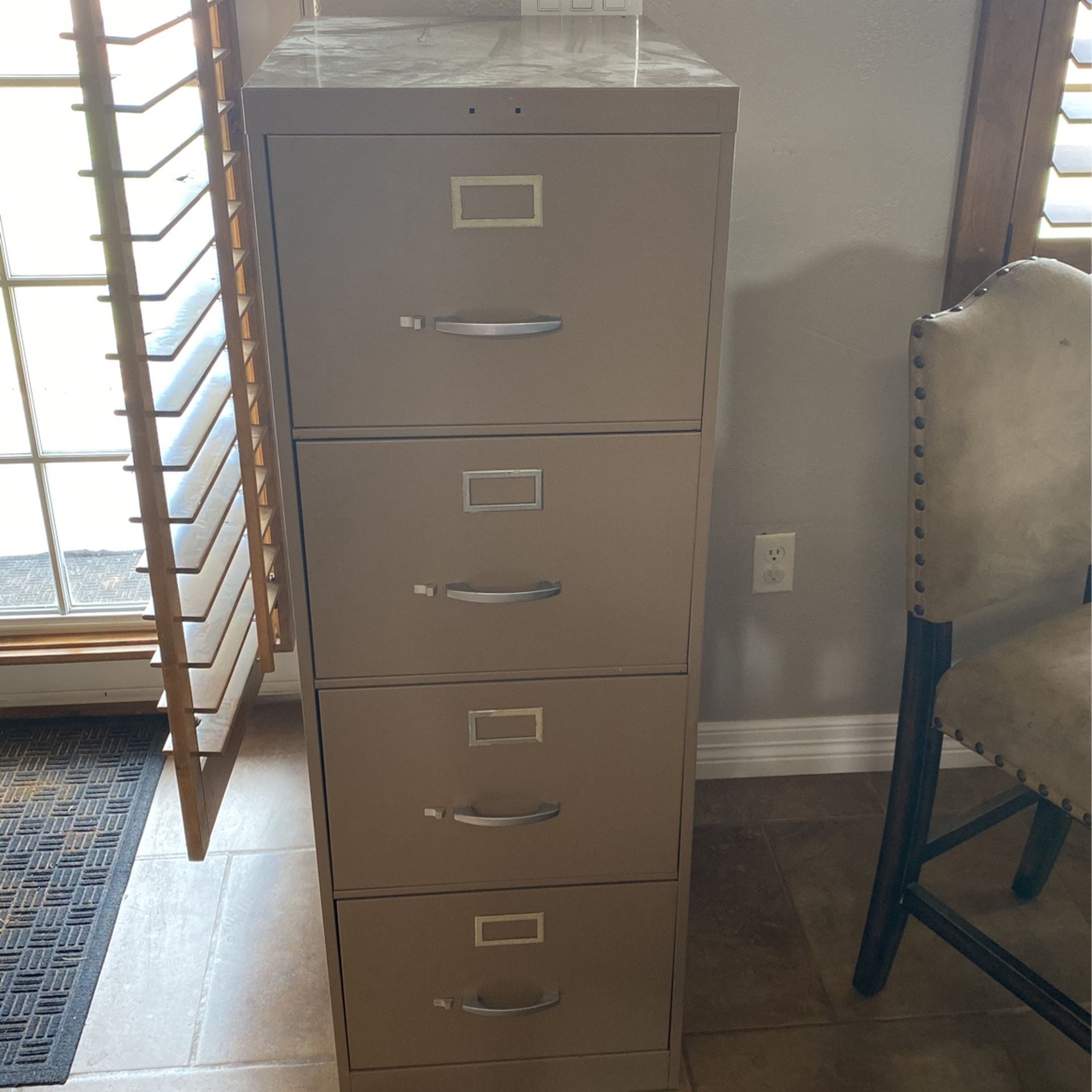 Metal Filing Cabinet 