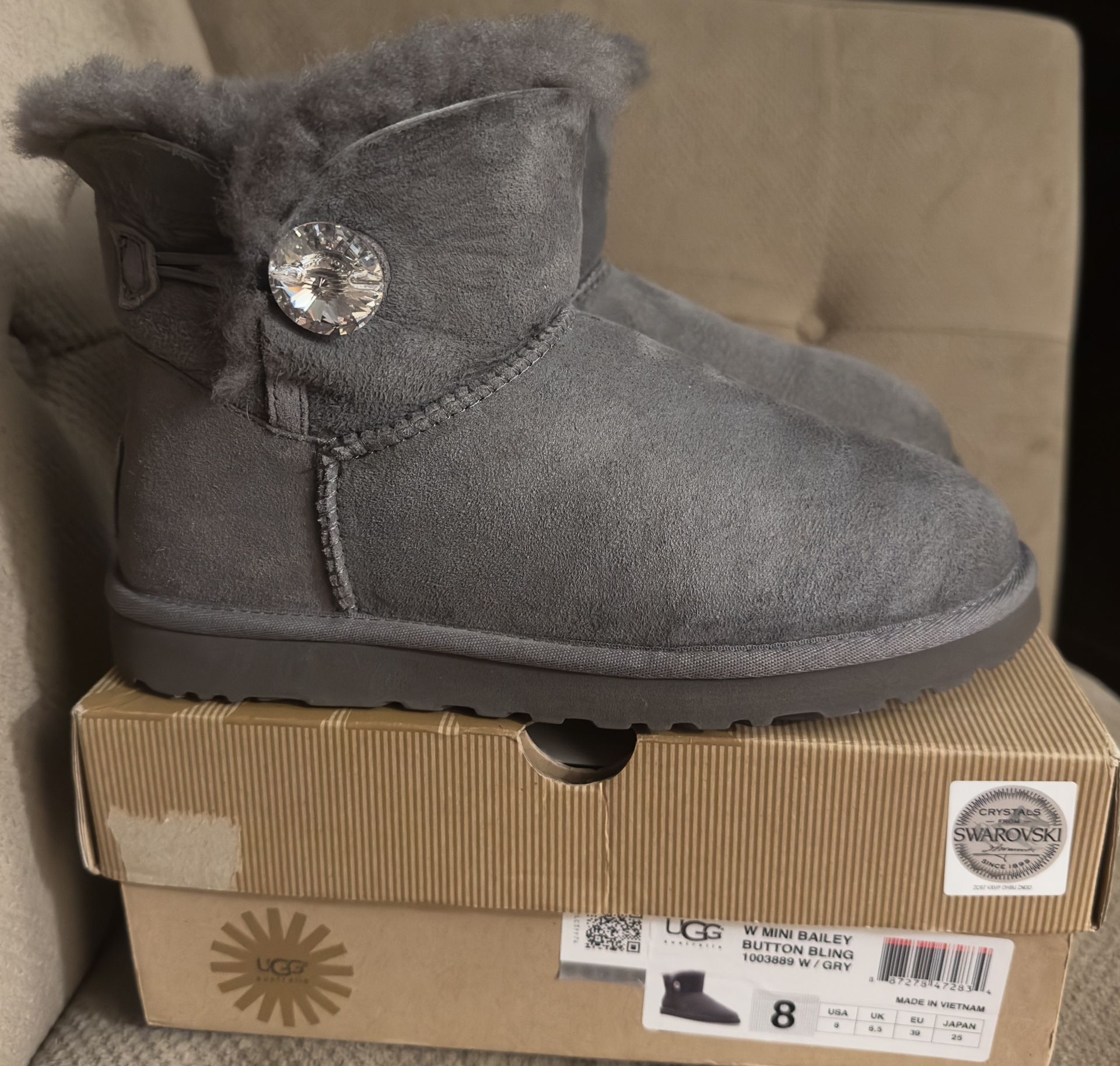 UGG Classic Mini Bailey Button Bling Grey Women Boots Sz 8 (Will fit Women Sz 9)