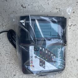 Makita Charger