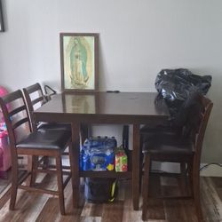 Dinning Table Wirh 4 Chairs 