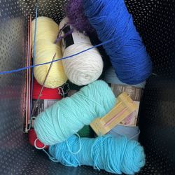 Yarn/Needles
