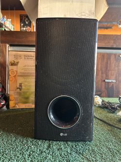LG Powered Subwoofer – Great Bass, Works Perfectly