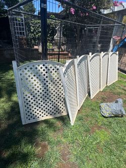 6- White Vinyl/Polyresin Outdoor fence panels