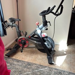 Peleton Excellent Condition Like New